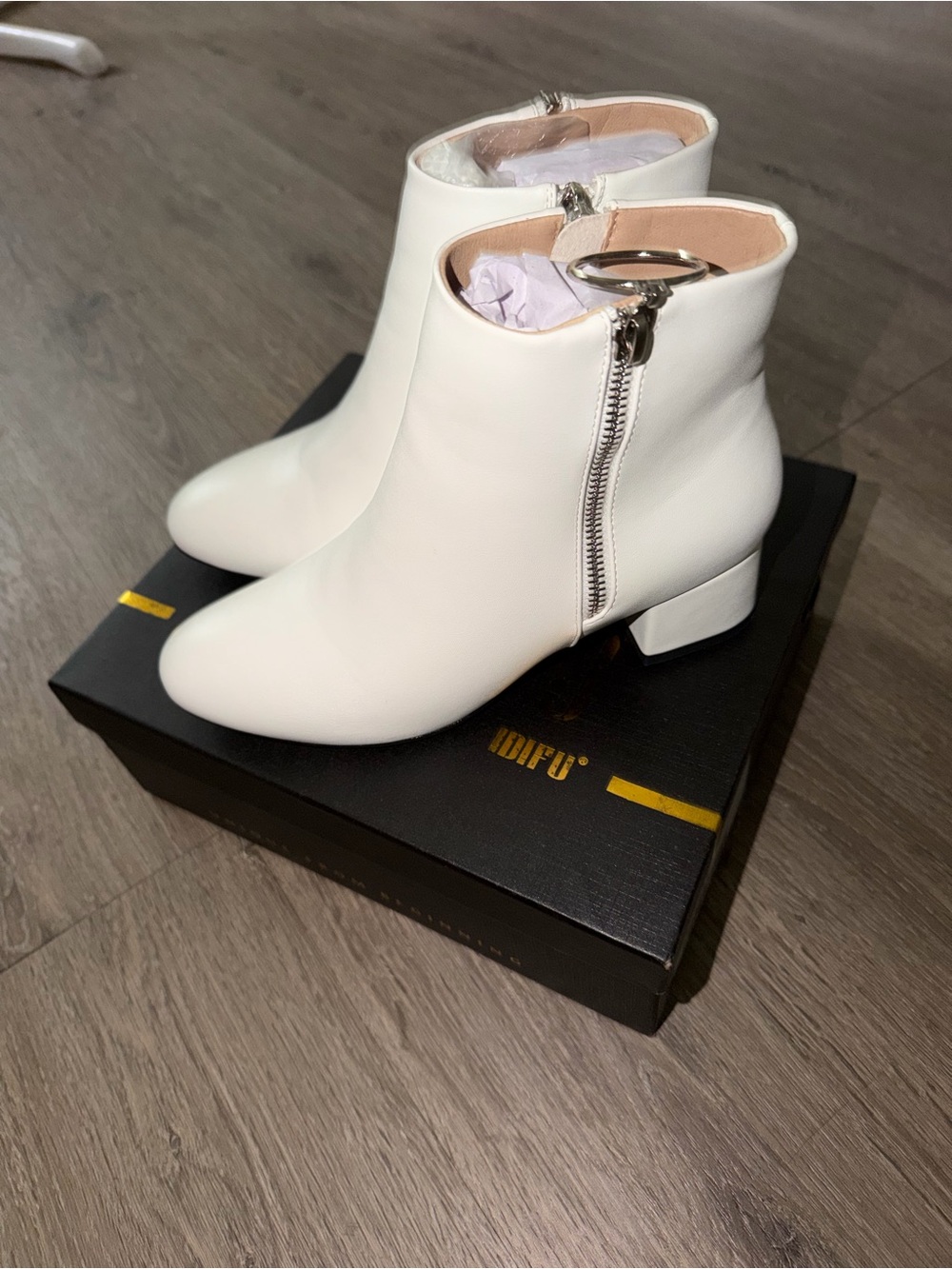 Women's White Ankle Boots with Side Zip